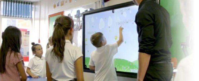 Quel écran interactif choisir pour l’école ?